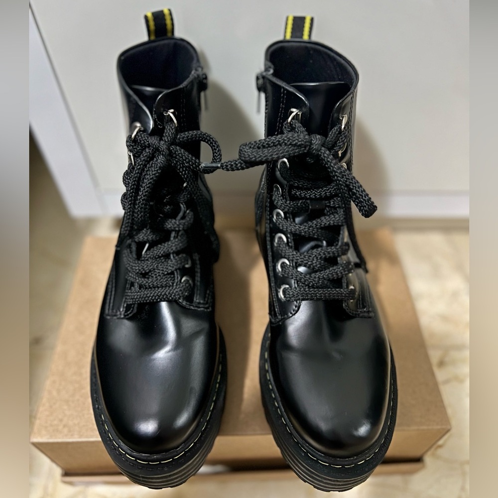Ankle boots in black✨
